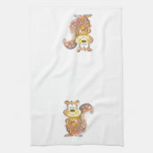 Cute Whimsical Brown Squirrel Theedoek (Verticaal)