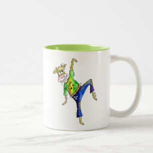 Cute Whimsical Dancing Koe Tweekleurige Koffiemok