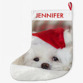Cute White Dog in een Rode Kerstmis Pet Grote Kerstsok (Achterkant)