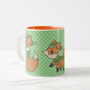 Cute Winter Foxes on Green Polka Dot Tweekleurige Koffiemok