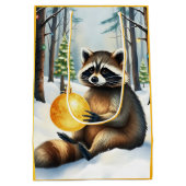 Cute Winter Raccoon with Gold Ornament Christmas Medium Cadeauzakje (Achterkant)