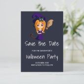 Cute Witch in Paarse Pet Halloween Save the Date (Staand voorkant)