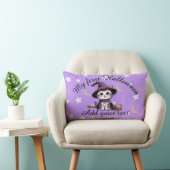 Cute Witch Kitten – Pastel Halloween Lumbar Pillow Kussen (Stoel)