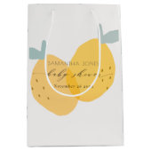 Cute Yellow Lemon Fruity Citrus Baby shower Round Medium Cadeauzakje (Voorkant)