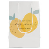 Cute Yellow Lemon Fruity Citrus Baby shower Round Medium Cadeauzakje (Achterkant)