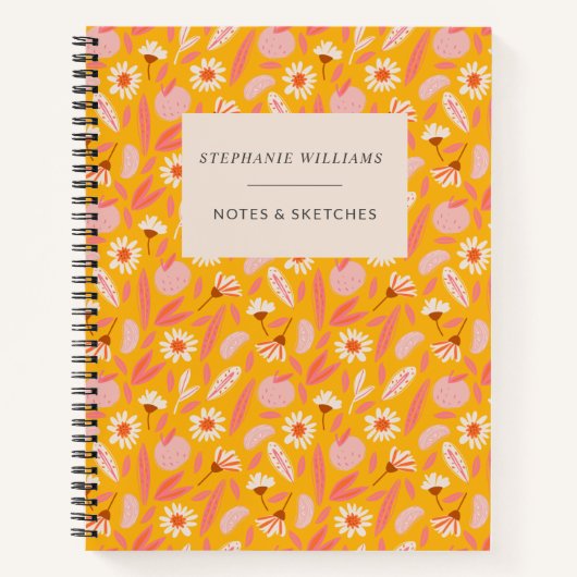 Cute Yellow Strawberry Flower Pattern Personalized Notitieboek (Voorkant)