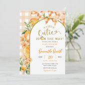 Cutie Orange Gingham baby shower invitation (Debout devant)