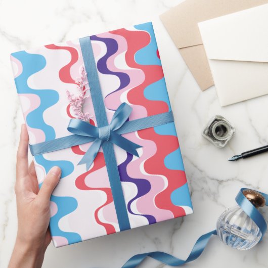 Cutkleurig roze rood abstract monogram patroon cadeaupapier (Geschenken)