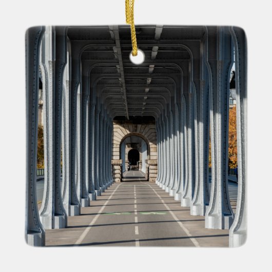 Cycle Path on the pont Bir-Hakeim - Parijs, Frankr Keramisch Ornament (Voorkant)