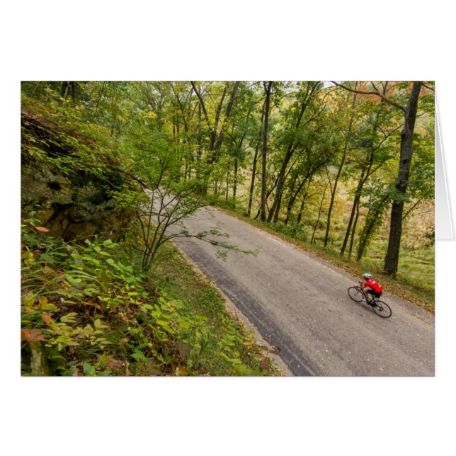 Cyclisme sur route de campagne rurale (Devant horizontal)