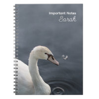 Cygne blanc sur le lac Carnet personnalisé