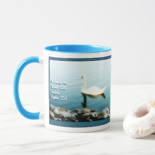 Cygne dans le lac Psaume 23:2 11 Mug Bleu
