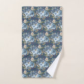 Cygne floral blanc sur le bleu (Serviette à main)