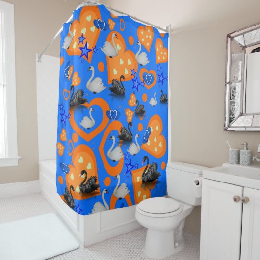 Cygnes noirs et blancs Coeurs orange Douche rideau (En situation)