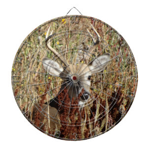 D31 Witstaarthert in het onkruid Dartbord
