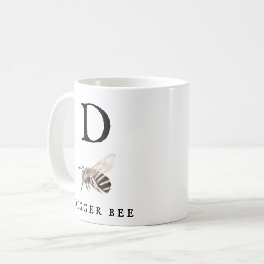 "D" Digger Bee Coffee Mug (Devant gauche)
