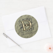 D - monogram in reliëfdruk (goud) ronde sticker (Envelop)