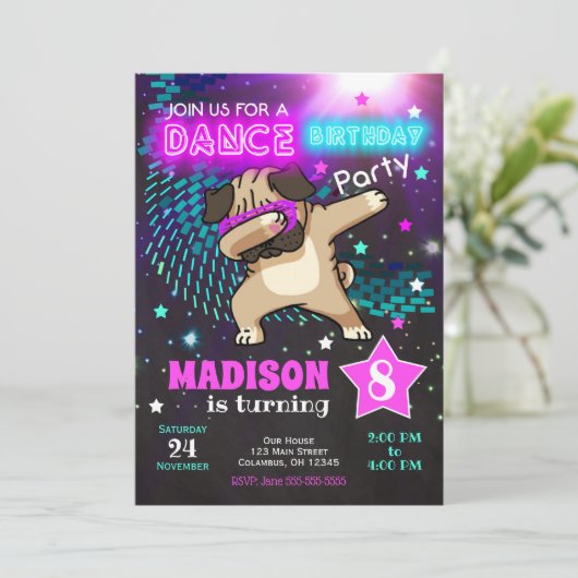 Dabbing Pug verjaardagsuitnodiging / dansfeest Kaart (Staand voorkant)