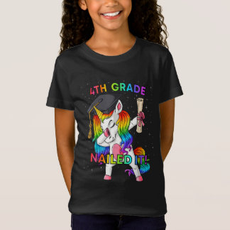 Dabbing Unicorn 4th Grade Nailed It Afstuderen T-shirt