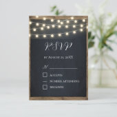 D'accompagnement Carte de réponse Rustic Wood & String Lights | Gra (Debout devant)