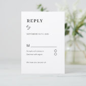 D'accompagnement Carte de réponse simple moderne blanc noir RSVP (Debout devant)