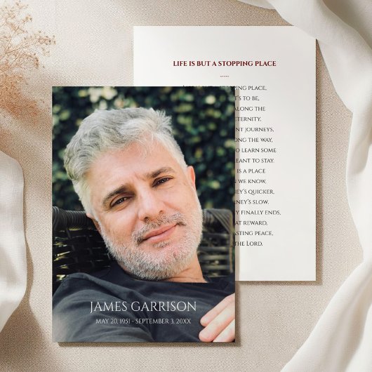 D'accompagnement Carte simple de prière funéraire rouge avec photo