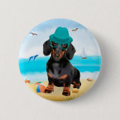 Dachshond op het strand ronde button 5,7 cm (Voorkant)