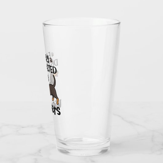 Dachshund Dog, gemakkelijk verstoord door Wenen Glas (Links)