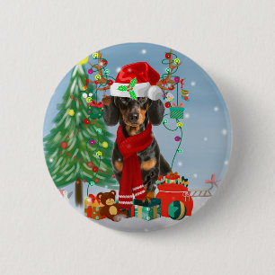 Dachshund Dog in sneeuw met kerstcadeaus Ronde Button 5,7 Cm