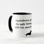 Dachshund houdt niet van Mok met honingbadger (Voorkant links)