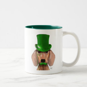 Dachshund met Green Top Hat en Mustache Tweekleurige Koffiemok