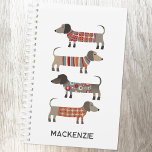 Dachshund Wiener Sausage Chien Personnalisé<br><div class="desc">Que vous les appeliez Chiens de Saucisse,  Chiens Wiener,  Dachshunds ou Doxies,  ces adorables petits petits souriront. Et ils portent aussi des tricots en laine ! Customisez en modifiant ou en supprimant le nom. Art original de Nic Squirrell.</div>