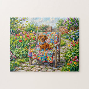 Dachshund zittend op patchwork tuinstoel tussen legpuzzel