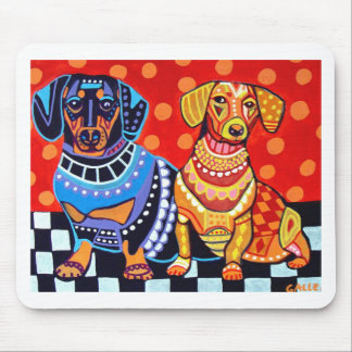 Dachshunds by Heather Galler Muismat