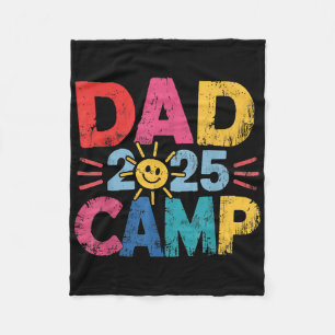 Dad Camp 2025 Familie Vakantie Zomer Kampeer Crew Fleece Deken