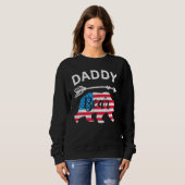 Daddy Bear Papa Bear American Flag 4th of July Fat Trui (Voorkant volledig)