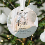 'DADDY' moderne 2 Noms photo et Citation Noël<br><div class="desc">Faites savoir à papa ce qu'il veut dire pour vous avec ce joli ornement de 2 photos de Noël. Avec 2 de vos photos préférées, une couverture blanche, le texte "Papa, tu es le meilleur", le/les nom(s) et une citation sucrée. Tout le texte est facilement customisé en utilisant le modèle...</div>