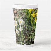 Daffodiles et Crocus Latte Mug (Devant)