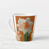 Daffodiques de charme rose Design Latte Mug (Angle gauche)