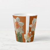 Daffodiques de charme rose Design Latte Mug (Devant)