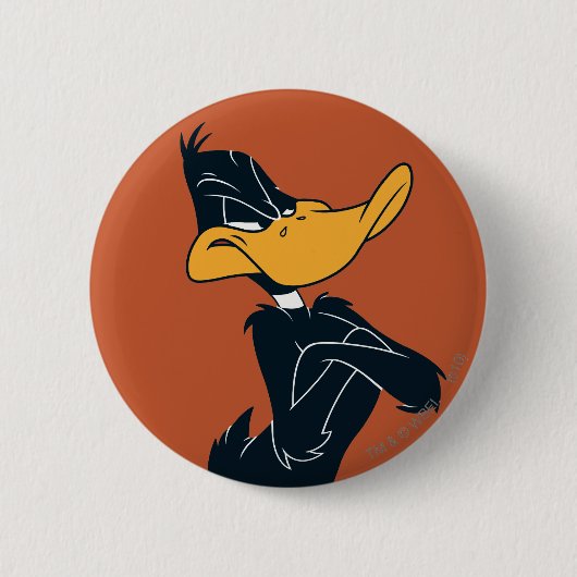 DAFFY DUCK™ met gekruiste armen Ronde Button 5,7 Cm (Voorkant)