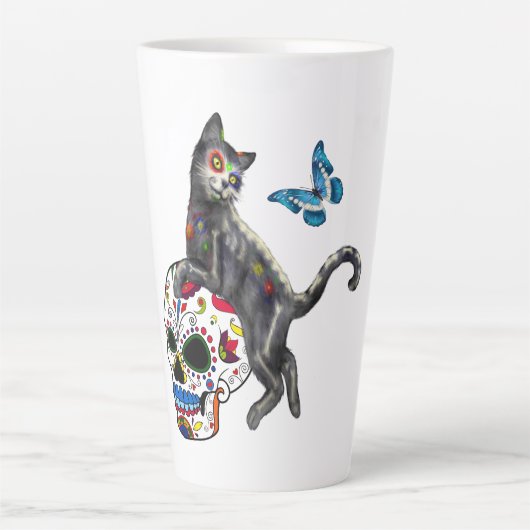 Dag van de dode kattensuikerschedel en vlinder latte mok (Voorkant)