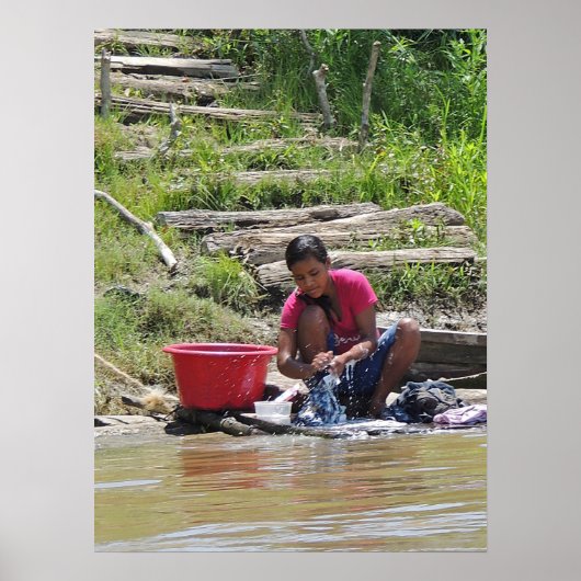Dag van het wasgoed op de rivier poster (Voorkant)