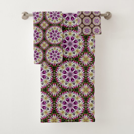 Dahlia Flower Abstract Pattern      Bad Handdoek (Insitu)