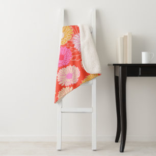 Dahlia Flower Pattern in Red, Pink en Cream Sherpa Deken