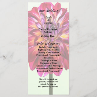 Dahlia Rouge Tinté Avec Programme De Mariage Jaune
