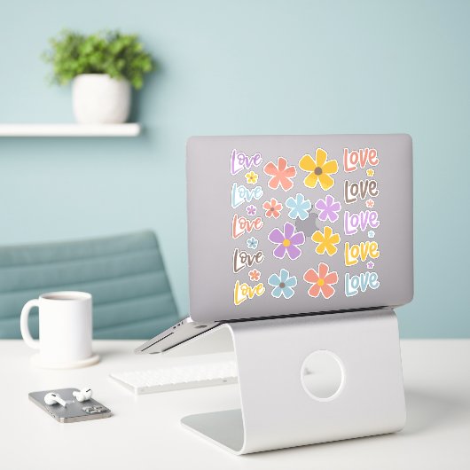 Daisies and Love Sticker Sheet (Ordinateur portable sur le bureau)