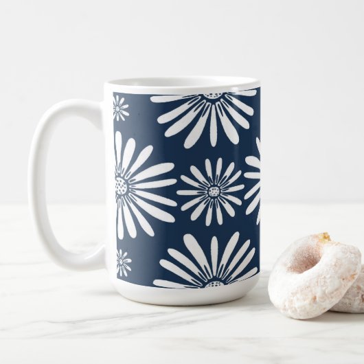 Daisies Blue White Floral Pattern Koffiemok (Met donut)