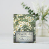 Daisies Bouquet Wedding RSVP Reply Card (Staand voorkant)