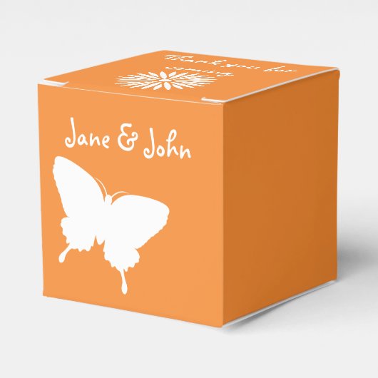 Daisies en Vlinders in Oranje Favor Box Bedankdoosjes (Voorkant Zijde)